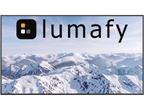 lumafy ONE 4K Digital Signage Display, Frontansicht mit Bildinhalt